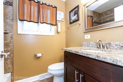 10001 S Lowe Ave, Chicago, IL 60628 photo 8