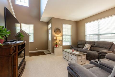 3603 Daisy Ln, Elgin, IL 60124 photo 4
