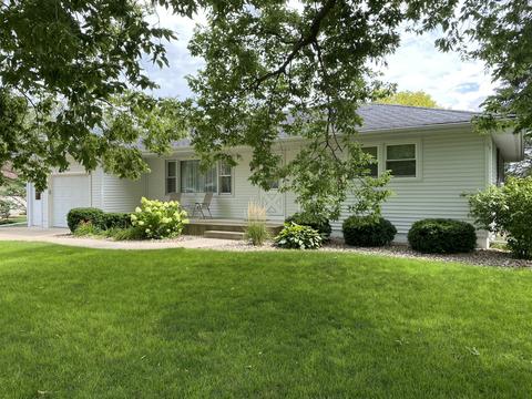 309 E 1st St, Gridley, IL 61744 photo 1