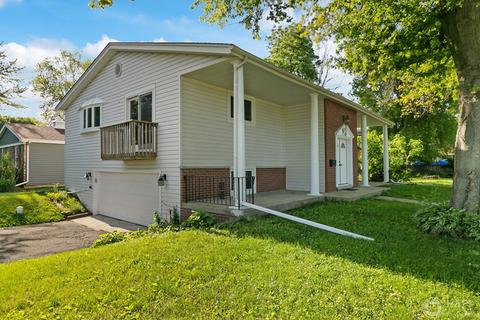 302 Crest Dr, Cary, IL 60013 photo 2
