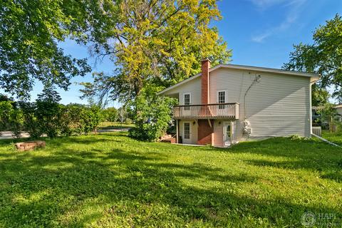 302 Crest Dr, Cary, IL 60013 photo 4