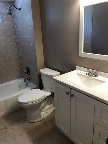 74 Lockman Cir, Elgin, IL 60123 photo 3