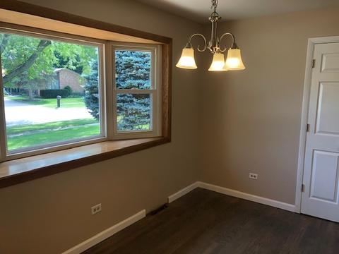 74 Lockman Cir, Elgin, IL 60123 photo 8