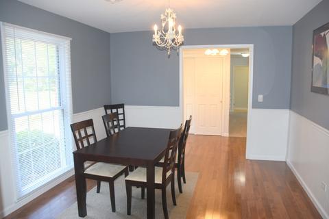 1125 Forest Dr, Elgin, IL 60123 photo 9