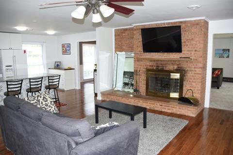 1125 Forest Dr, Elgin, IL 60123 photo 14