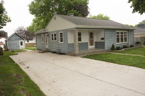 209 Pine St, Morrison, IL 61270 photo 1