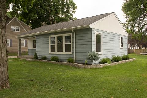 209 Pine St, Morrison, IL 61270 photo 2
