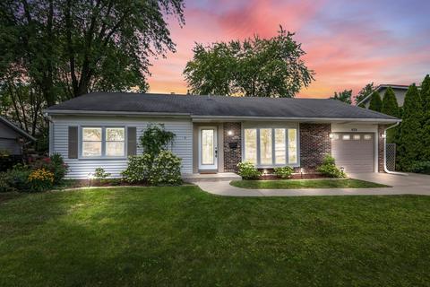 628 Springfield Dr, Roselle, IL 60172 photo 2