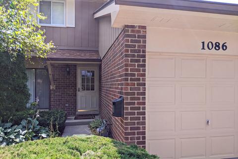 1086 Briarcliffe Blvd, Wheaton, IL 60189 photo 1
