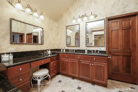 8921 Royal Dr, Burr Ridge, IL 60527 photo 25
