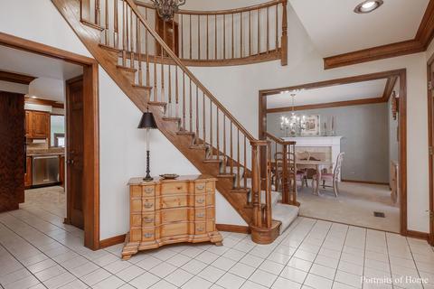 8921 Royal Dr, Burr Ridge, IL 60527 photo 8