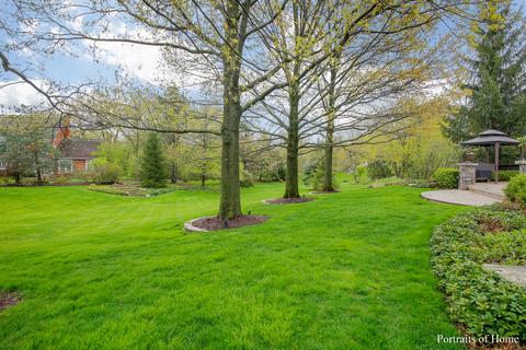 8921 Royal Dr, Burr Ridge, IL 60527 photo 4