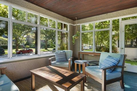 650 Forest Ave, Evanston, IL 60202 photo 2
