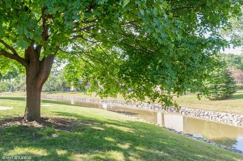 1590 Blackhawk Trl, Wheeling, IL 60090 photo 10