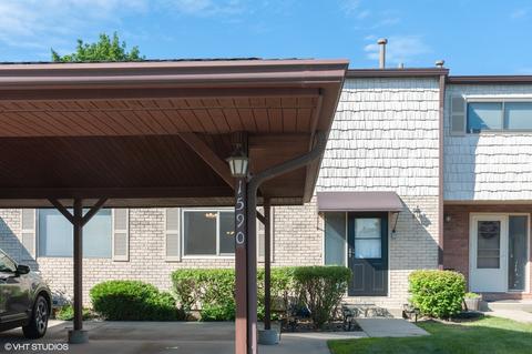 1590 Blackhawk Trl, Wheeling, IL 60090 photo 1