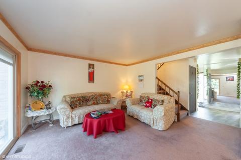 1590 Blackhawk Trl, Wheeling, IL 60090 photo 2