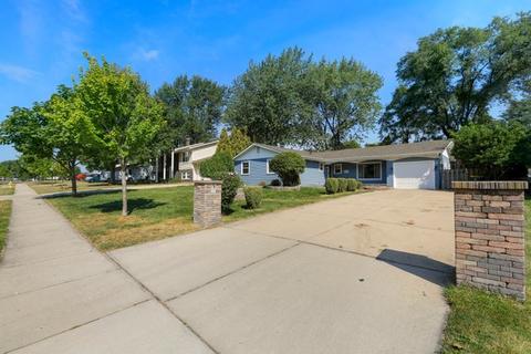 511 Apache Ln, Carol Stream, IL 60188 photo 4