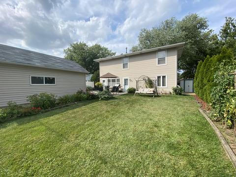 3715 Wren Ln, Rolling Meadows, IL 60008 photo 2