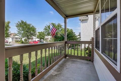 5750 Lake Pointe Dr, Plainfield, IL 60586 photo 2