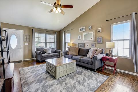 5750 Lake Pointe Dr, Plainfield, IL 60586 photo 3