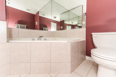 2204 Yale Cir, Hoffman Estates, IL 60192 photo 20