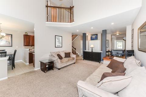 2204 Yale Cir, Hoffman Estates, IL 60192 photo 4