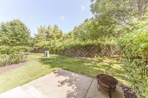 2204 Yale Cir, Hoffman Estates, IL 60192 photo 25
