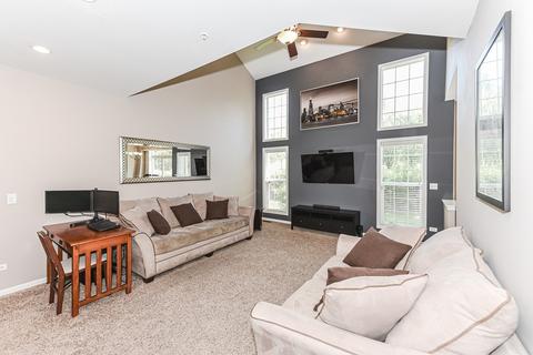 2204 Yale Cir, Hoffman Estates, IL 60192 photo 7