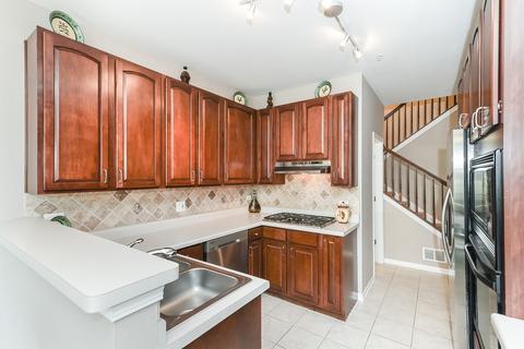 2204 Yale Cir, Hoffman Estates, IL 60192 photo 11