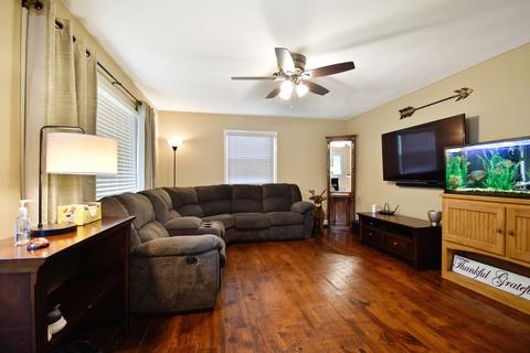 108 W Main St, Sidney, IL 61877 photo 8