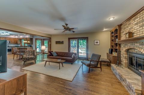 1135 Stuart Ct, Naperville, IL 60540 photo 8