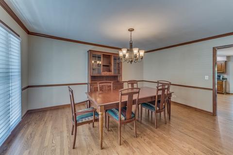 1135 Stuart Ct, Naperville, IL 60540 photo 3