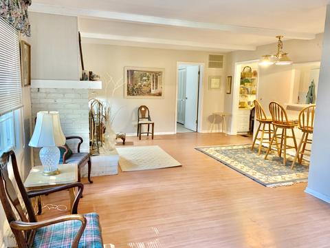 312 Parkway Dr, Wheaton, IL 60187 photo 3