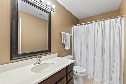2067 Amelia Ln, Hoffman Estates, IL 60192 photo 16