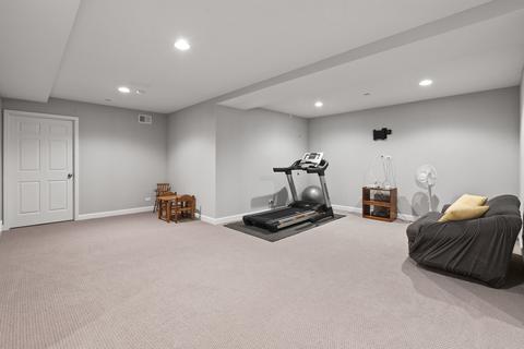 2067 Amelia Ln, Hoffman Estates, IL 60192 photo 17