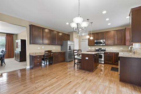 2067 Amelia Ln, Hoffman Estates, IL 60192 photo 6