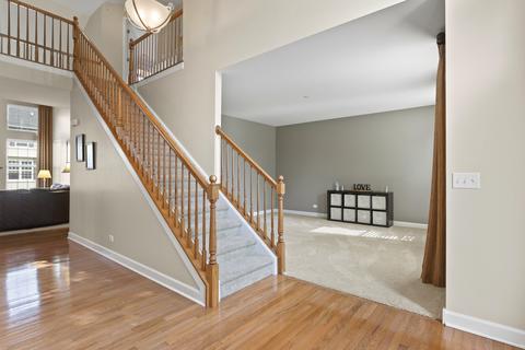 2067 Amelia Ln, Hoffman Estates, IL 60192 photo 10