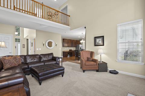 2067 Amelia Ln, Hoffman Estates, IL 60192 photo 3