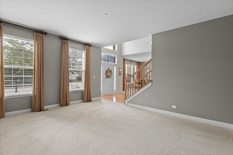2067 Amelia Ln, Hoffman Estates, IL 60192 photo 4
