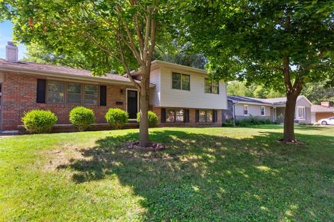 811 Karin Dr, Normal, IL 61761 photo 2