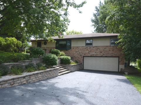 11 Walnut Ln, Algonquin, IL 60102 photo 1