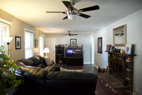 504 Cedar Dr, Clinton, IL 61727 photo 5