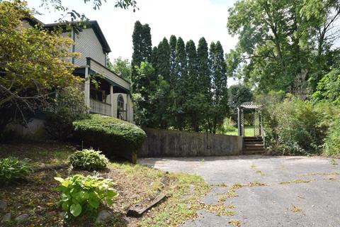209 E Forest St, Marengo, IL 60152 photo 2