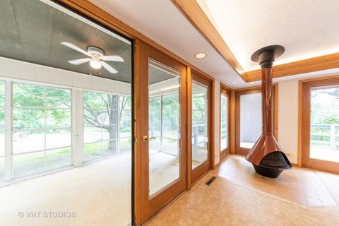 1270 Pleasantview Dr, Elgin, IL 60123 photo 8