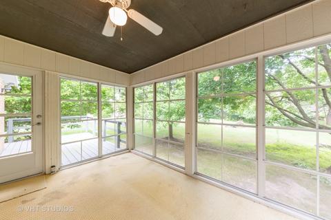 1270 Pleasantview Dr, Elgin, IL 60123 photo 9