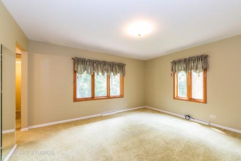 1270 Pleasantview Dr, Elgin, IL 60123 photo 13