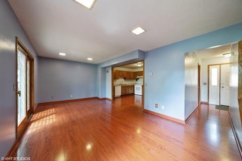 1316 Deerpath Dr, Morris, IL 60450 photo 3
