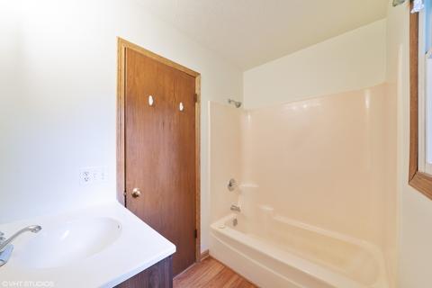 1316 Deerpath Dr, Morris, IL 60450 photo 8