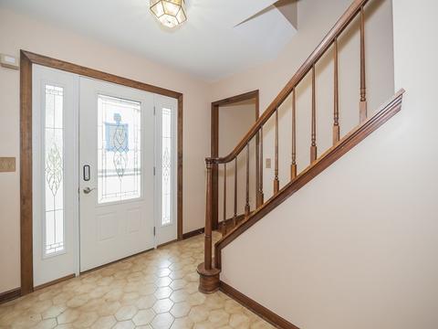 11 N728 Old Barn Rd, Elgin, IL 60124 photo 5