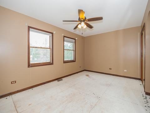 11 N728 Old Barn Rd, Elgin, IL 60124 photo 7